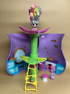 BLUME Secret Surprise Garden Doll & House Playset with Doll